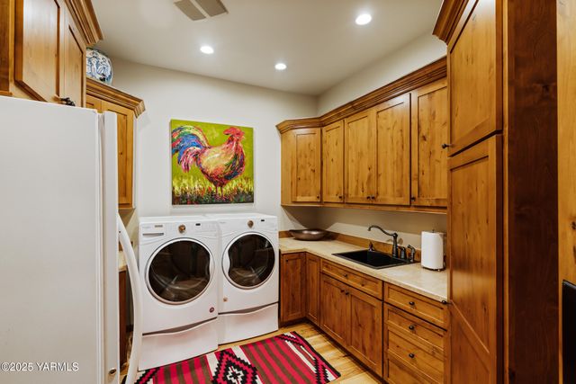 721 Selah Ridge Dr, Selah, WA 98942