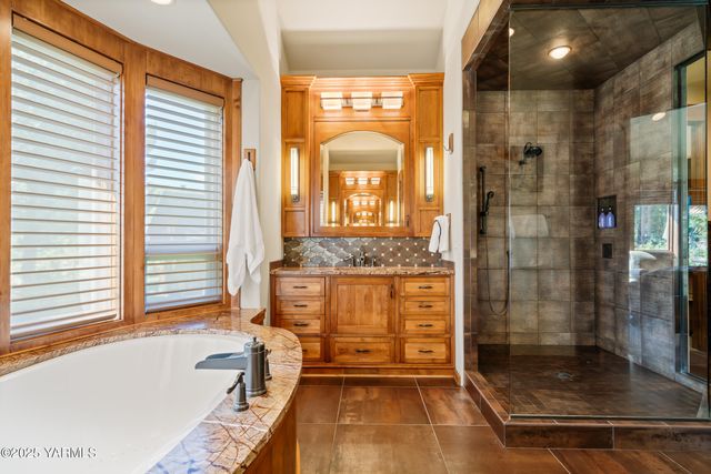 721 Selah Ridge Dr, Selah, WA 98942