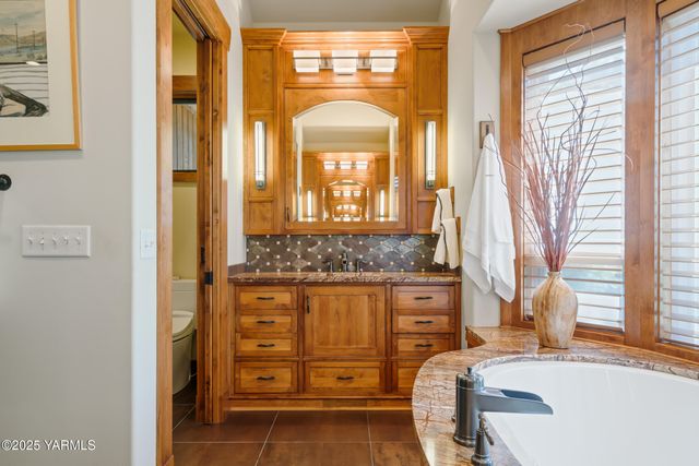 721 Selah Ridge Dr, Selah, WA 98942