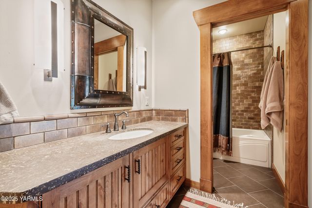 721 Selah Ridge Dr, Selah, WA 98942