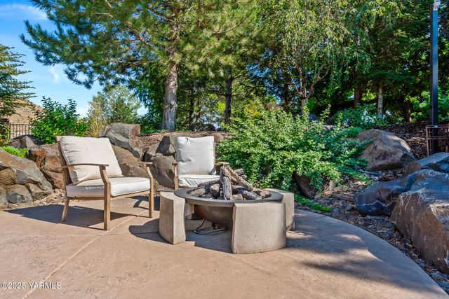 721 Selah Ridge Dr, Selah, WA 98942
