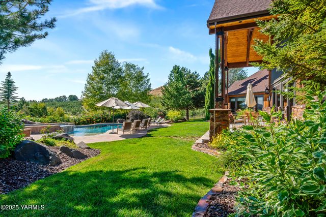 721 Selah Ridge Dr, Selah, WA 98942