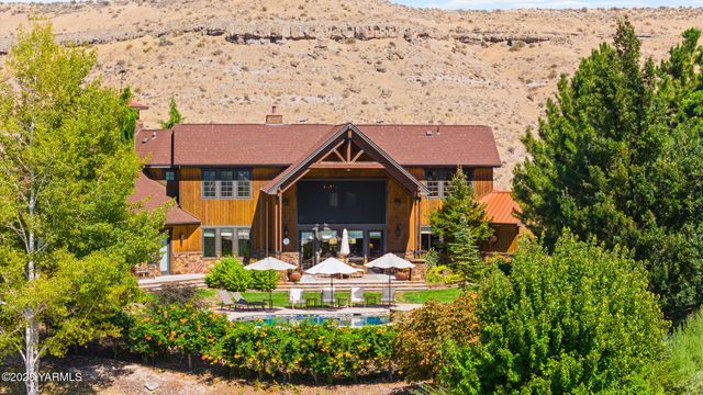 721 Selah Ridge Dr, Selah, WA 98942