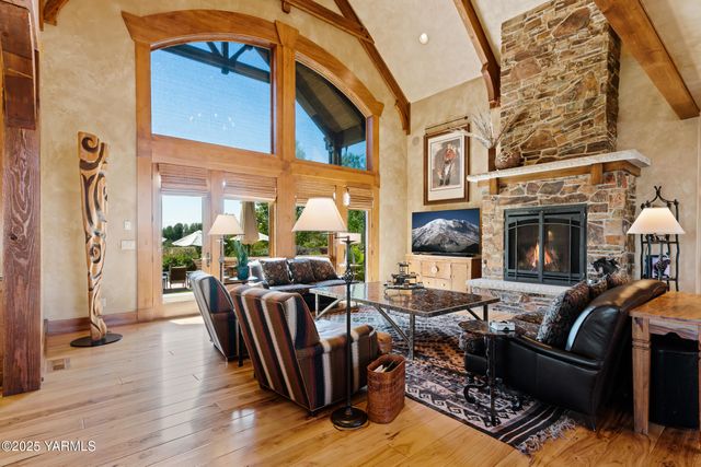 721 Selah Ridge Dr, Selah, WA 98942