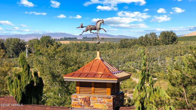 721 Selah Ridge Dr, Selah, WA 98942