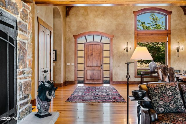 721 Selah Ridge Dr, Selah, WA 98942