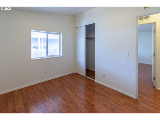 221 Nw BREE Dr, Winston, OR 97496