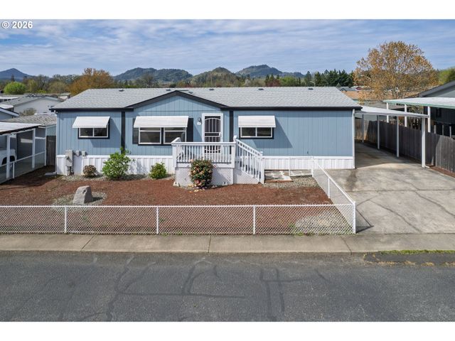 221 Nw BREE Dr, Winston, OR 97496