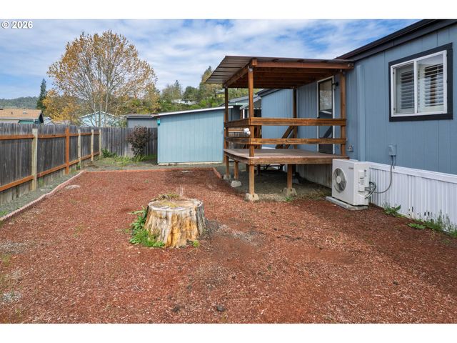 221 Nw BREE Dr, Winston, OR 97496