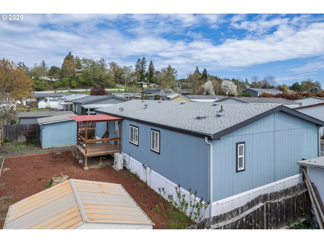 221 Nw BREE Dr, Winston, OR 97496