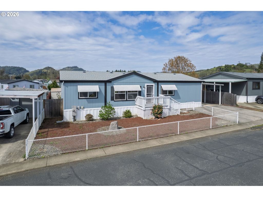 221 Nw BREE Dr, Winston, OR 97496