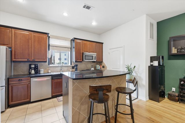 13900 Noel Road 15, Dallas, TX 75240
