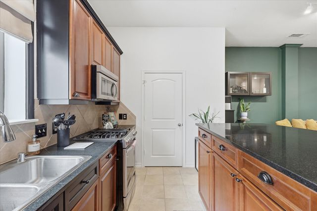 13900 Noel Road 15, Dallas, TX 75240