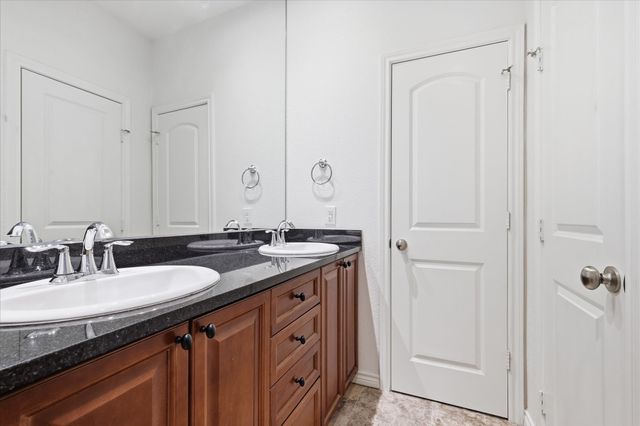 13900 Noel Road 15, Dallas, TX 75240