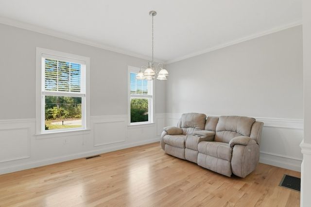60 Foxboro Rd, Wrentham, MA 02093