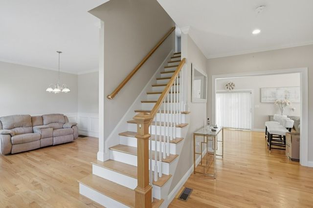 60 Foxboro Rd, Wrentham, MA 02093