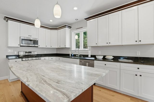 60 Foxboro Rd, Wrentham, MA 02093