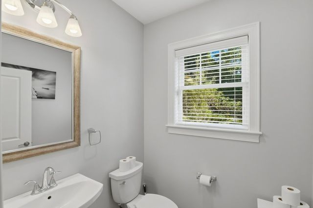 60 Foxboro Rd, Wrentham, MA 02093