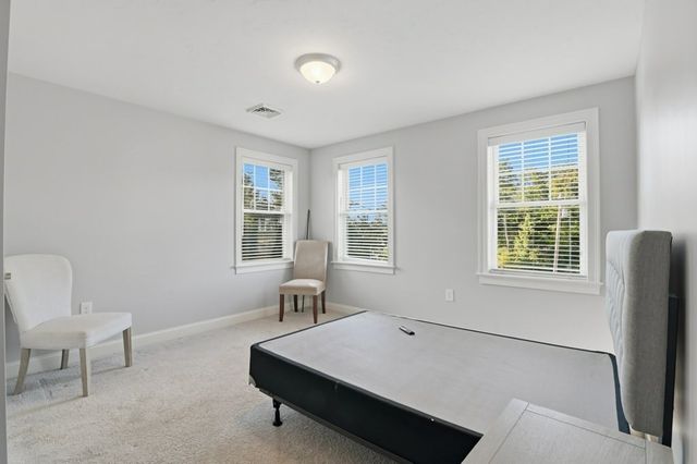 60 Foxboro Rd, Wrentham, MA 02093