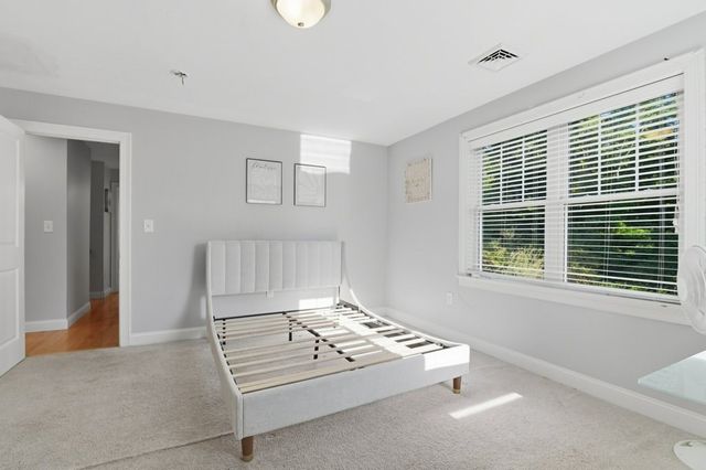 60 Foxboro Rd, Wrentham, MA 02093