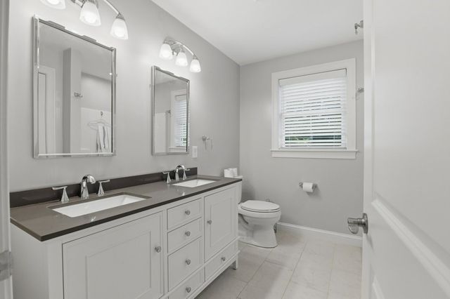 60 Foxboro Rd, Wrentham, MA 02093