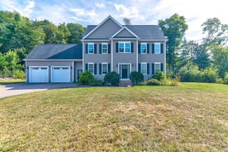 60 Foxboro Rd, Wrentham, MA 02093