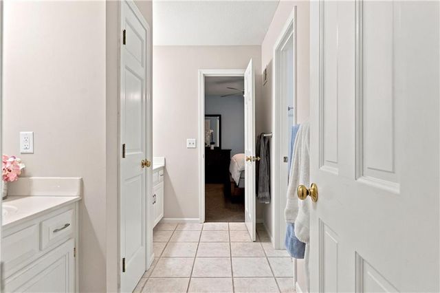 7505 El Monte Circle, Prairie Village, KS 66208