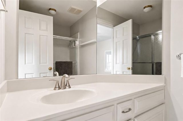 7505 El Monte Circle, Prairie Village, KS 66208