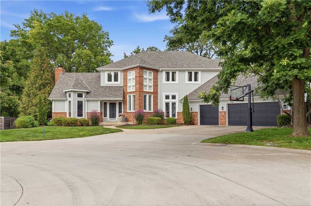 7505 El Monte Circle, Prairie Village, KS 66208