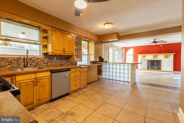 447 PROSPECT AVE, West Berlin, NJ 08091