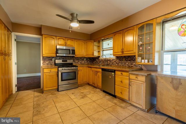 447 PROSPECT AVE, West Berlin, NJ 08091