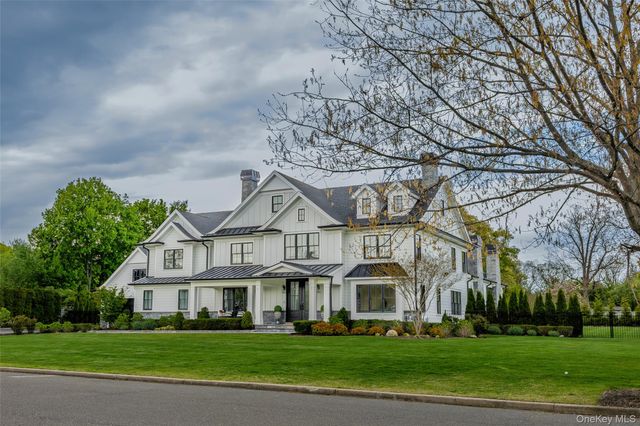 5 Dupont Court, Dix Hills, NY 11746