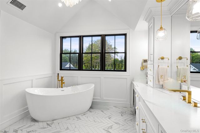 5 Dupont Court, Dix Hills, NY 11746