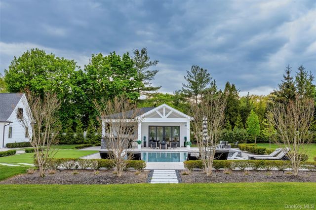 5 Dupont Court, Dix Hills, NY 11746