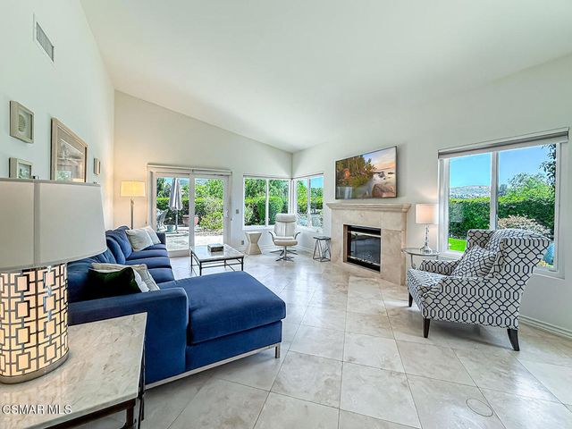 2805 Queens Way, Thousand Oaks, CA 91362