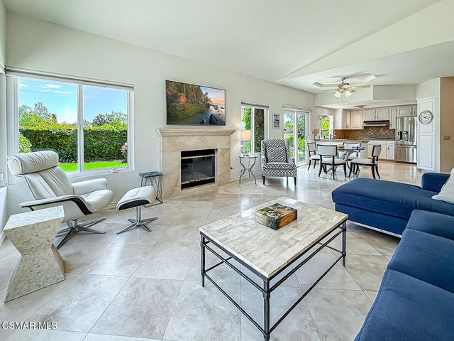 2805 Queens Way, Thousand Oaks, CA 91362