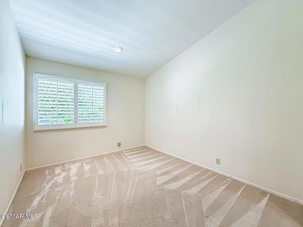 Image 14 of property listing at 2805 Queens Way, Thousand Oaks, CA 91362