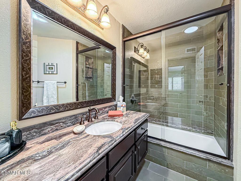 Image 15 of property listing at 2805 Queens Way, Thousand Oaks, CA 91362