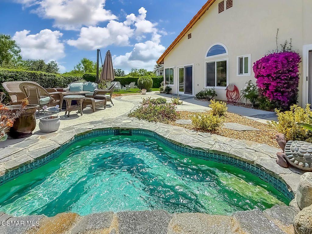 Image 20 of property listing at 2805 Queens Way, Thousand Oaks, CA 91362