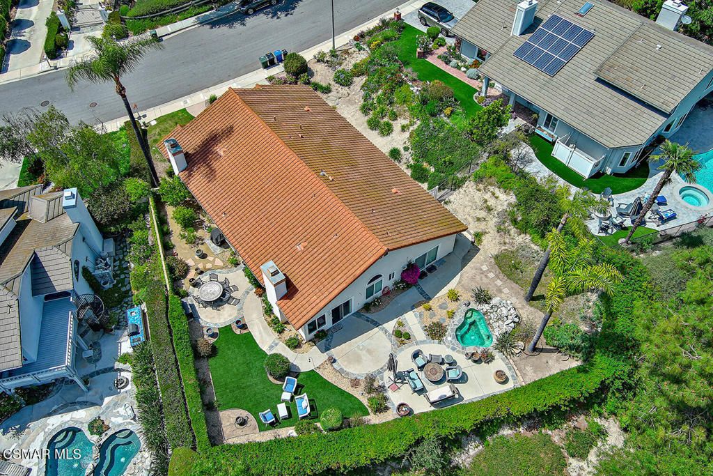 Image 27 of property listing at 2805 Queens Way, Thousand Oaks, CA 91362