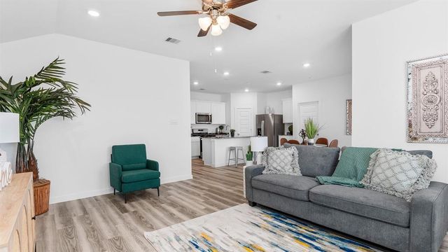 7715 Montana Ruby Drive, Iowa Colony, TX 77583
