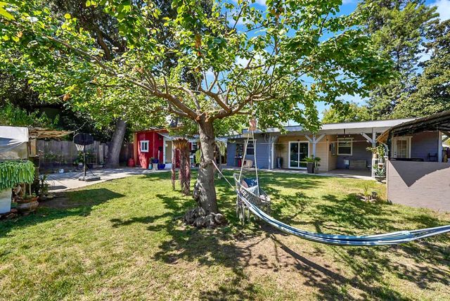 224 Parry Ave, Modesto, CA 95354