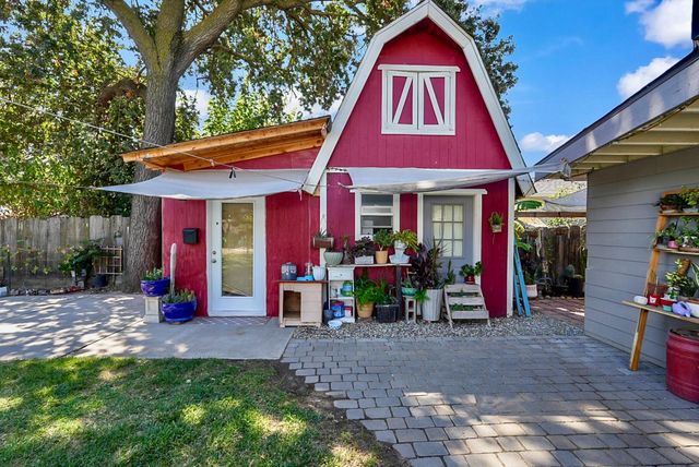 224 Parry Ave, Modesto, CA 95354