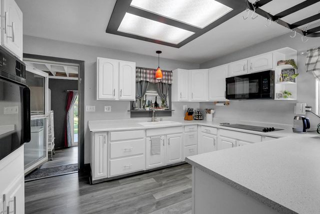 224 Parry Ave, Modesto, CA 95354