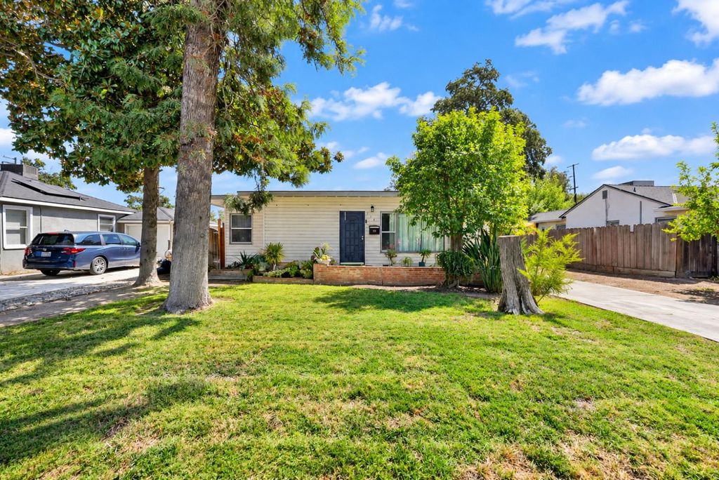 224 Parry Ave, Modesto, CA 95354