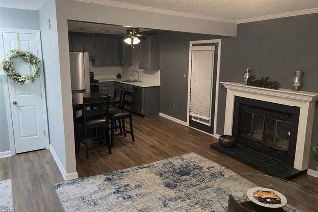 76 Glascow WAY, Hampton, VA 23669