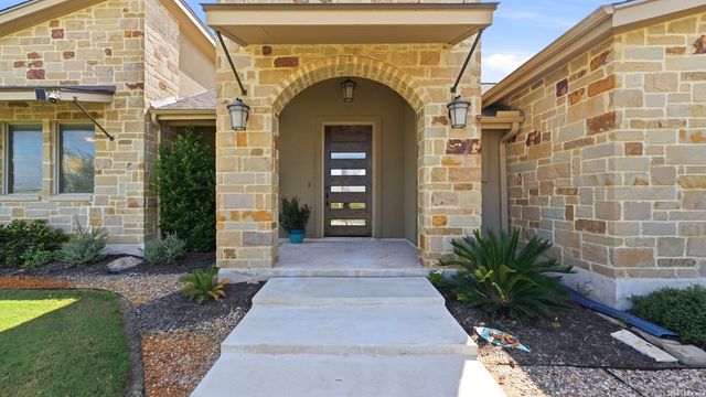 263 TRIPLE R DR, La Vernia, TX 78121