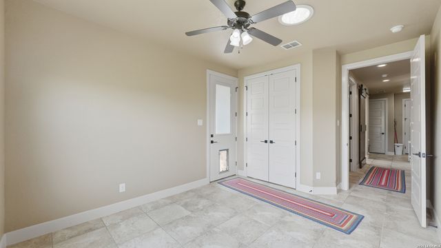 263 TRIPLE R DR, La Vernia, TX 78121