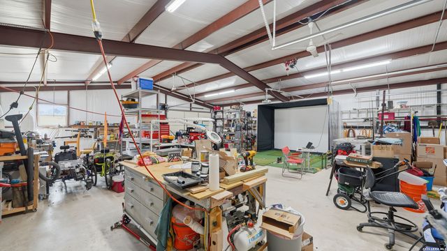 263 TRIPLE R DR, La Vernia, TX 78121