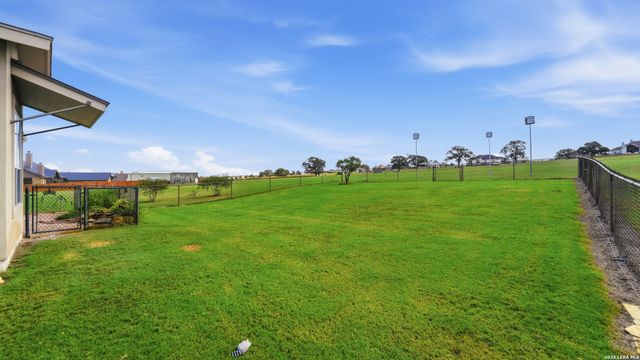 263 TRIPLE R DR, La Vernia, TX 78121